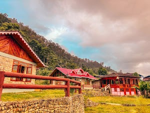 LungZhong Retreat Silkroute